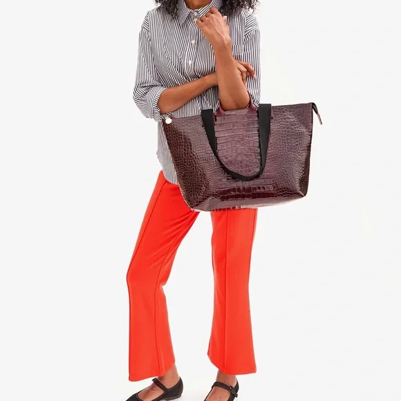Clare V. LE ZIP SAC - SOLD OUT online
Elegant Burgundy Crocodile-Embossed Tote - Picture 2 of 7